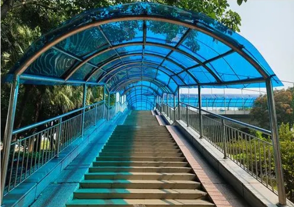 色多多官网下载耐力板有哪些优点和缺点